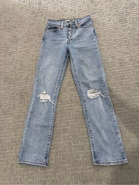 Levi’s wedgie straight Light Wash Women's Jeans